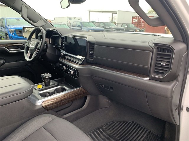 Used 2024 GMC Sierra 1500 Elevation image 28