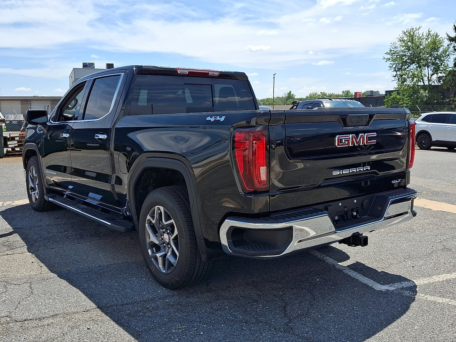 New 2026 GMC Sierra 1500 SLT w/ SLT Premium Plus Package AWD/4WD image 3