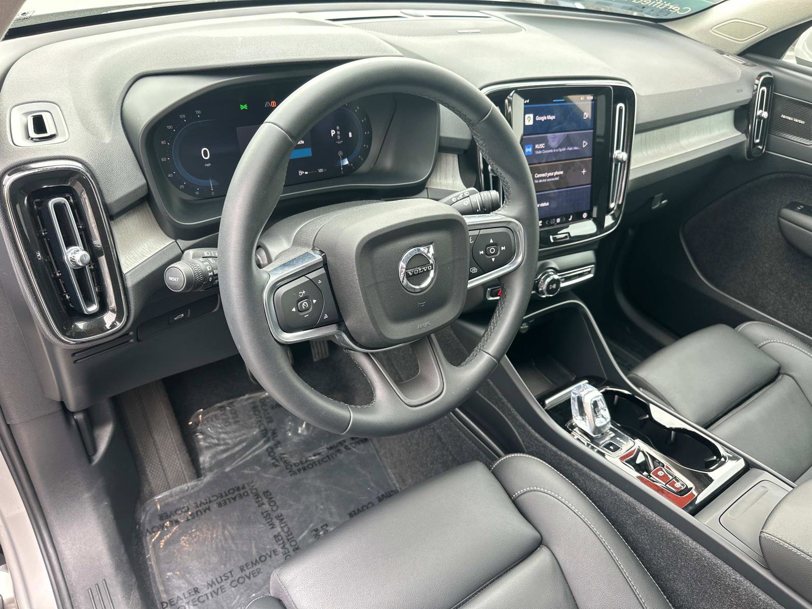 Certified 2024 Volvo XC40 B5 Ultimate w/ Climate Package AWD/4WD image 9