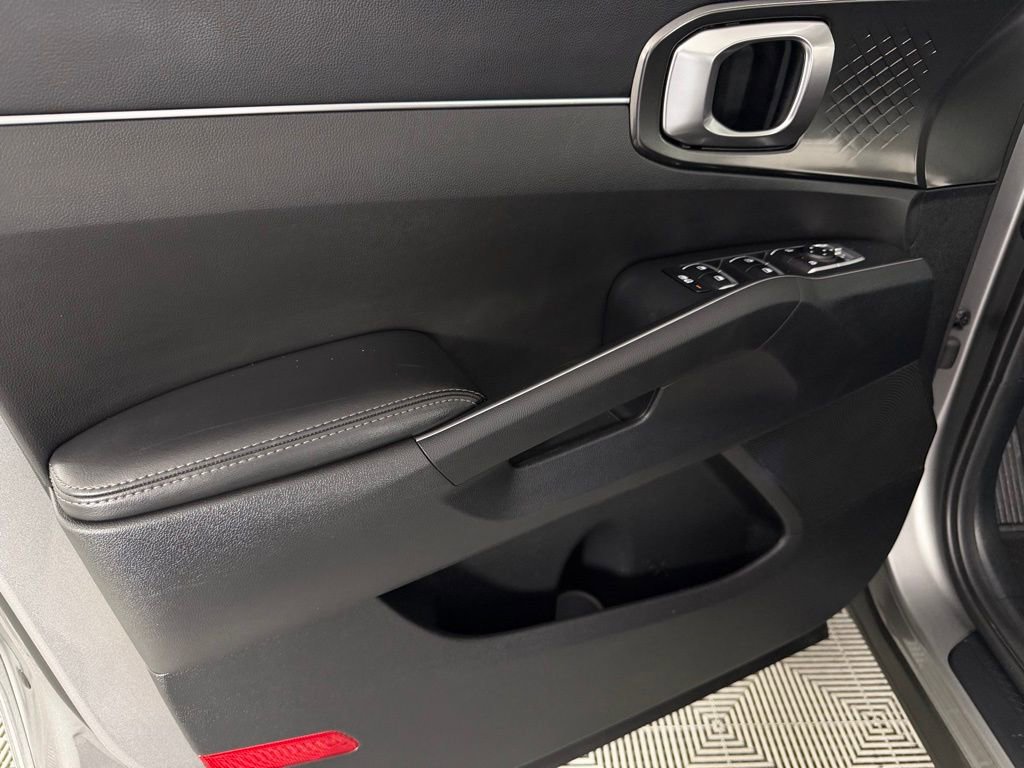 Used 2023 Kia Sorento EX image 33