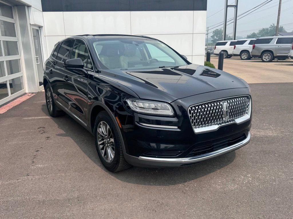 Used 2023 Lincoln Nautilus Reserve w/ Cargo Utility Package AWD/4WD image 7