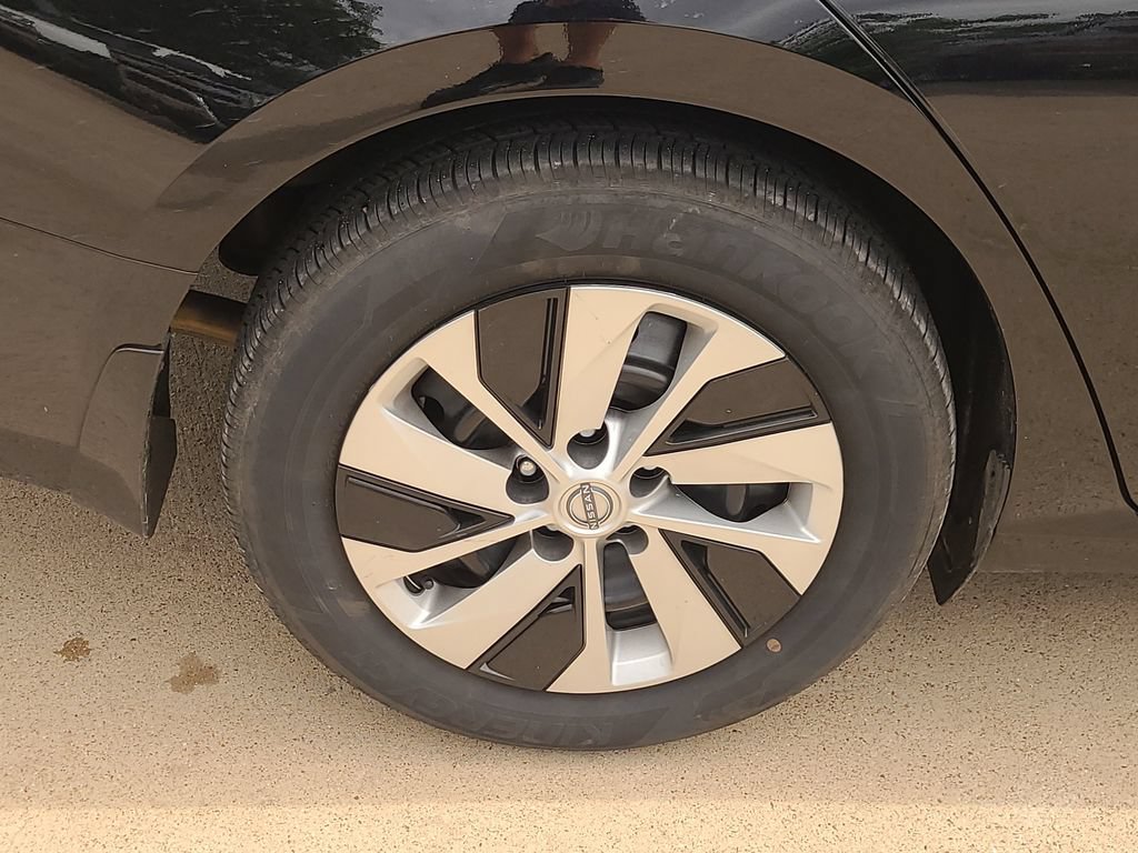 Certified 2025 Nissan Altima 2.5 S FWD image 6
