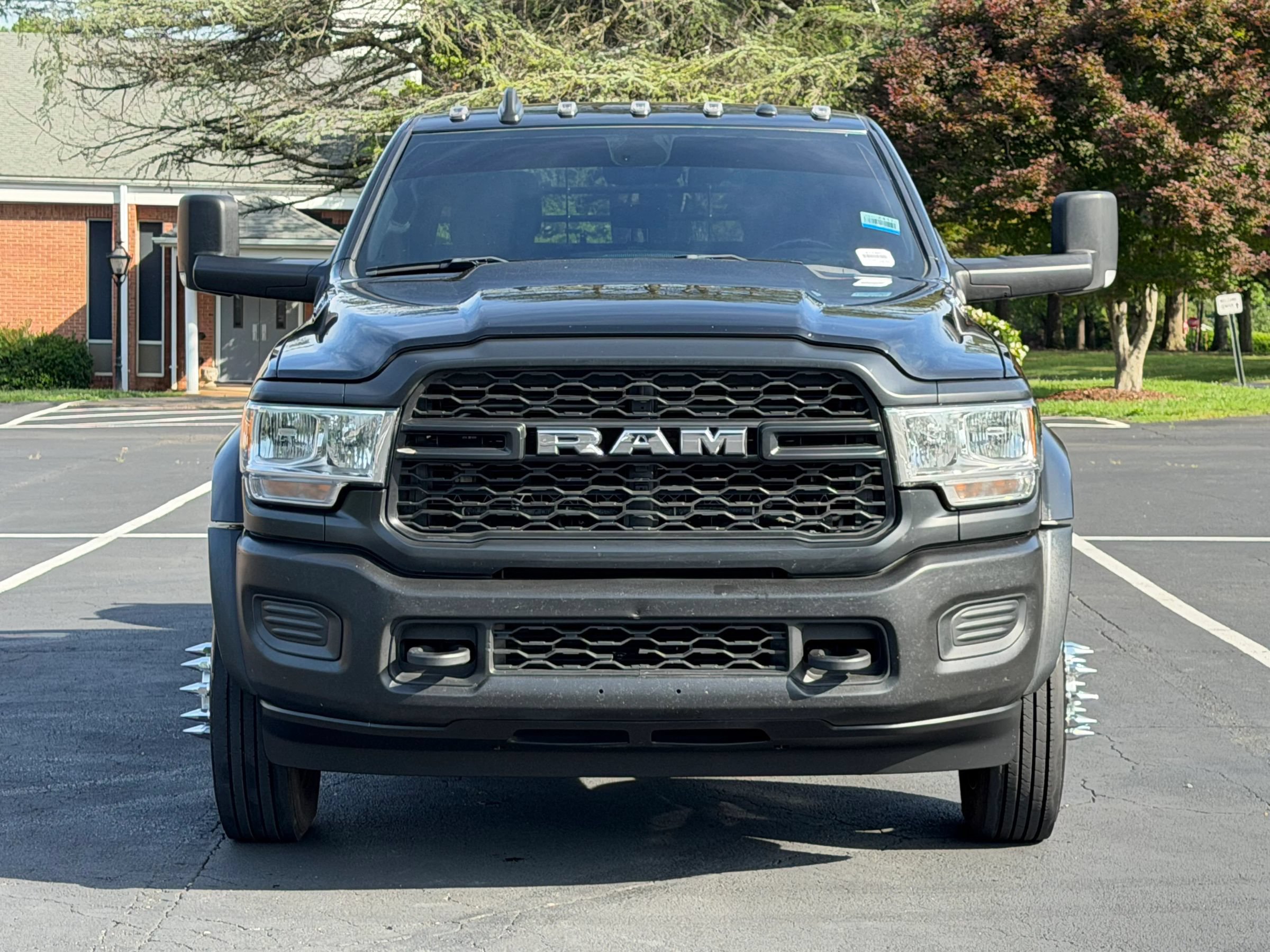 Used 2022 RAM 5500 Tradesman w/ Convenience Group AWD/4WD image 3