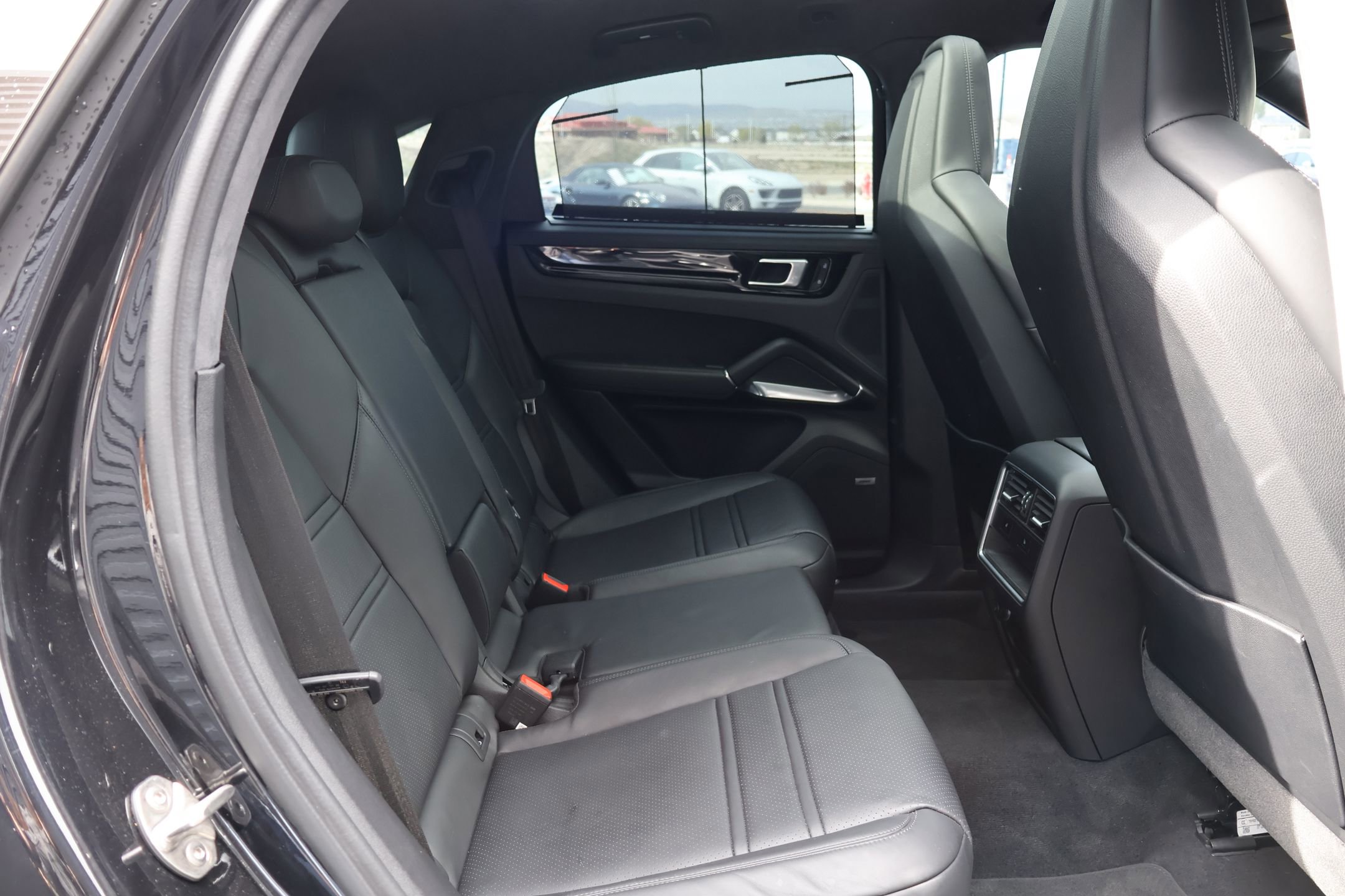 Certified 2022 Porsche Cayenne Turbo S AWD/4WD image 26