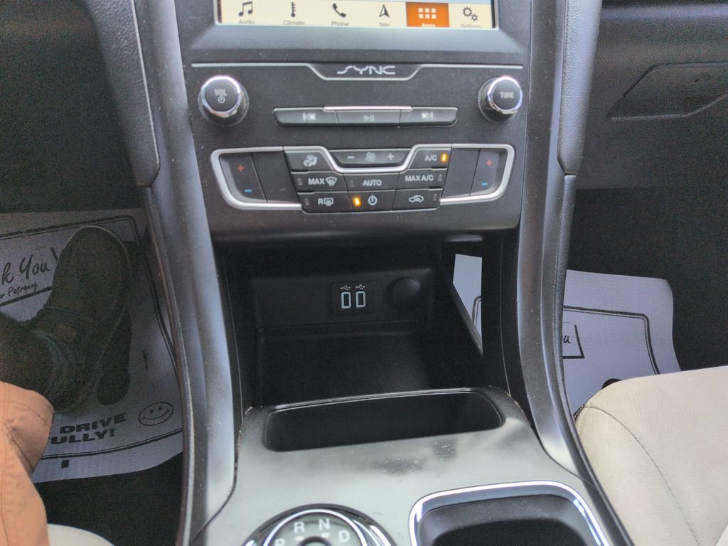 Used 2019 Ford Fusion SE w/ Equipment Group 151A FWD image 18
