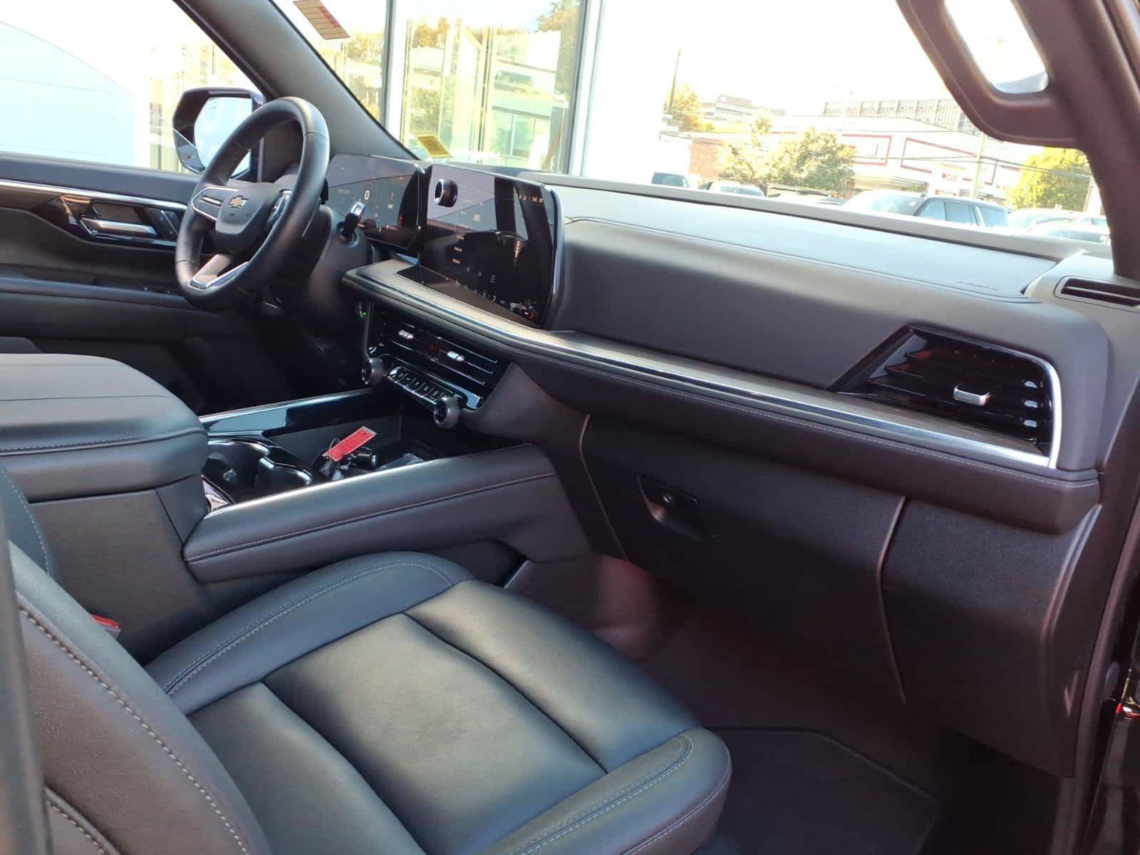 Used 2026 Chevrolet Suburban LT w/ Comfort Package AWD/4WD image 22