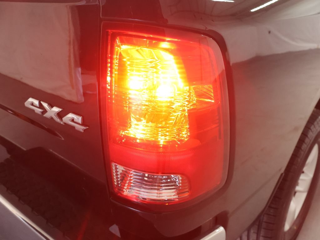 Used 2022 RAM 1500 Classic SLT AWD/4WD image 30