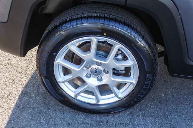 Used 2022 Jeep Renegade Latitude AWD/4WD image 12
