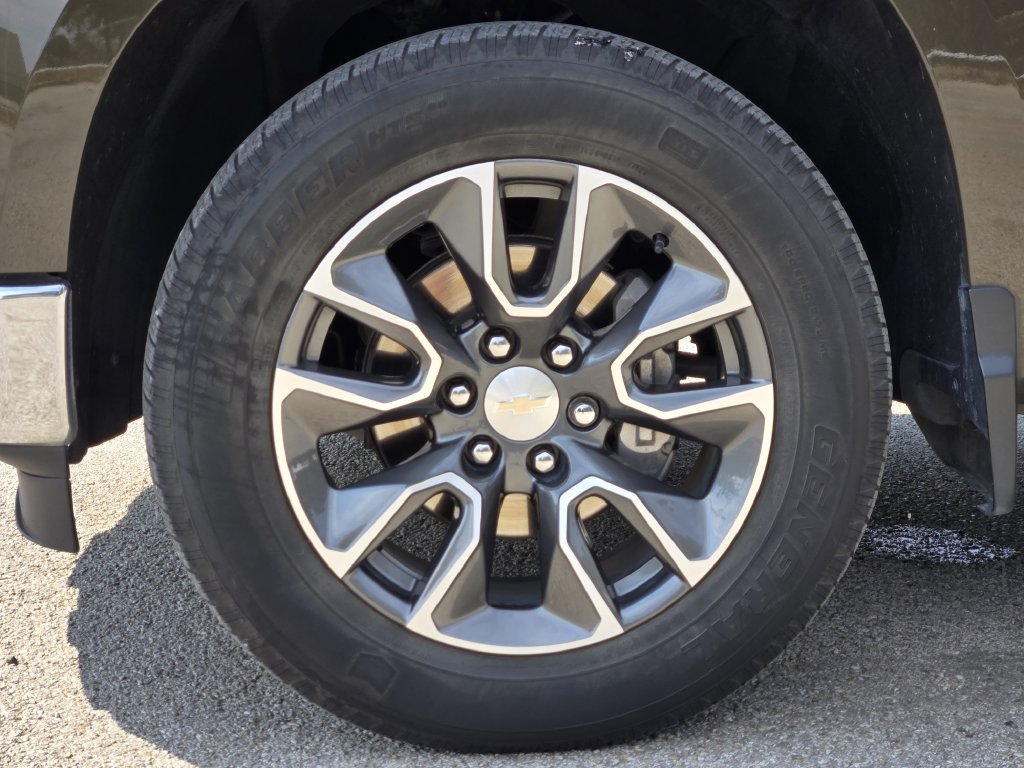 Used 2023 Chevrolet Silverado 1500 LT w/ Safety Package RWD image 12