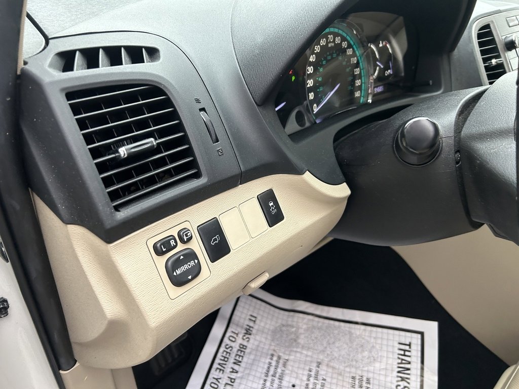 Used 2015 Toyota Venza XLE image 8