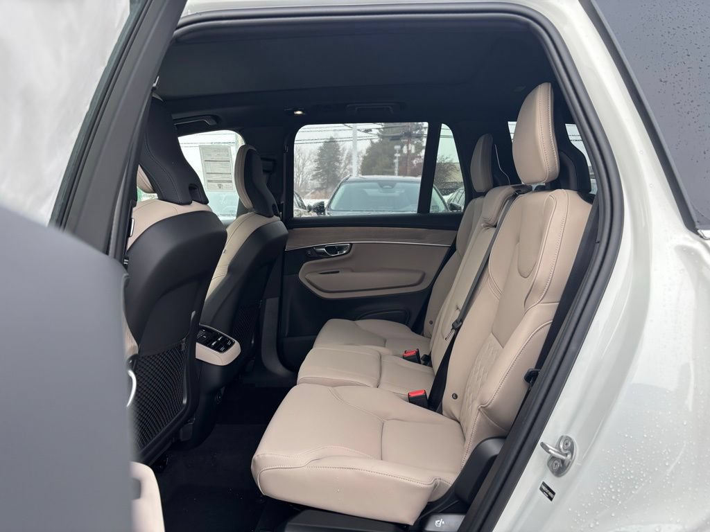 New 2026 Volvo XC90 B6 Plus w/ Protection Package Premier AWD/4WD image 16