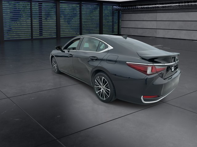 Certified 2024 Lexus ES 300h w/ Premium Package FWD image 6