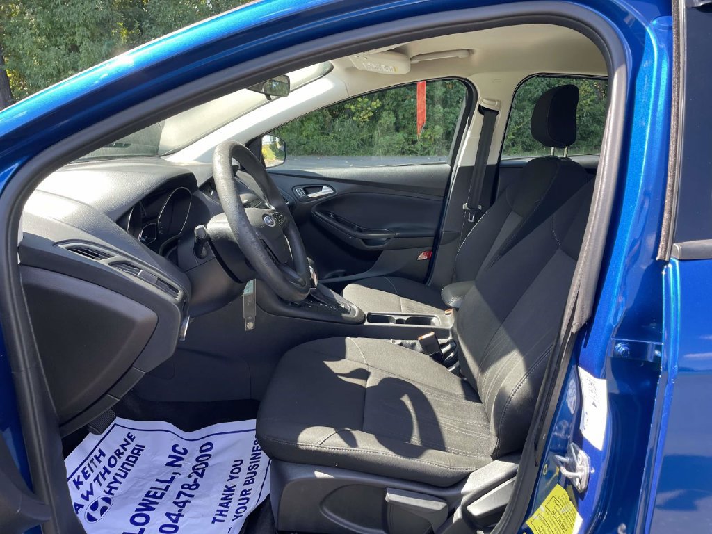 Used 2018 Ford Focus SE FWD image 16