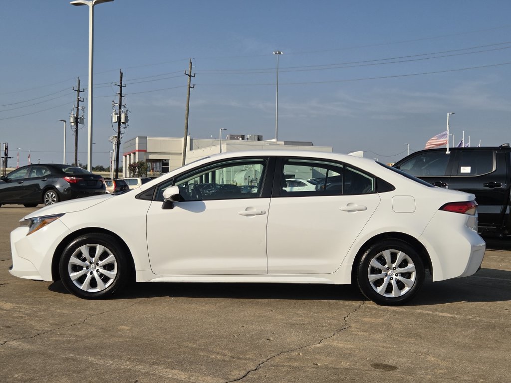Used 2025 Toyota Corolla LE FWD image 6