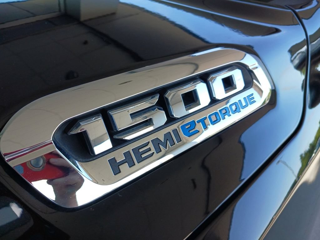 Used 2021 RAM 1500 Laramie AWD/4WD image 33