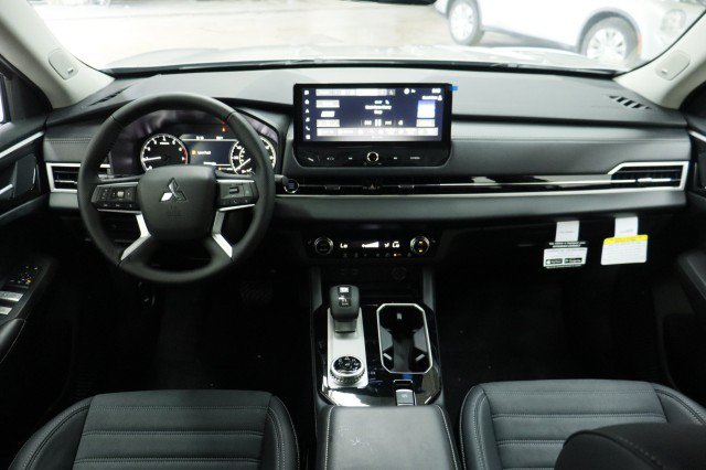 New 2026 Mitsubishi Outlander SE FWD image 19