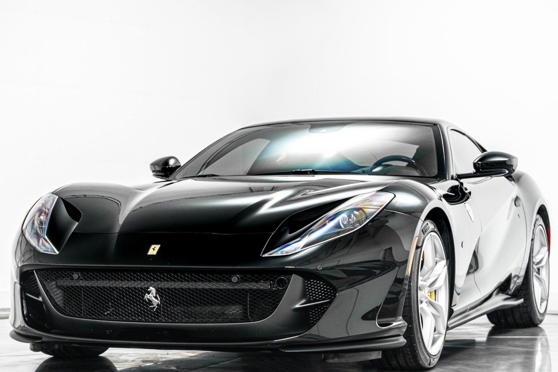 Used 2020 Ferrari 812 Superfast image 5