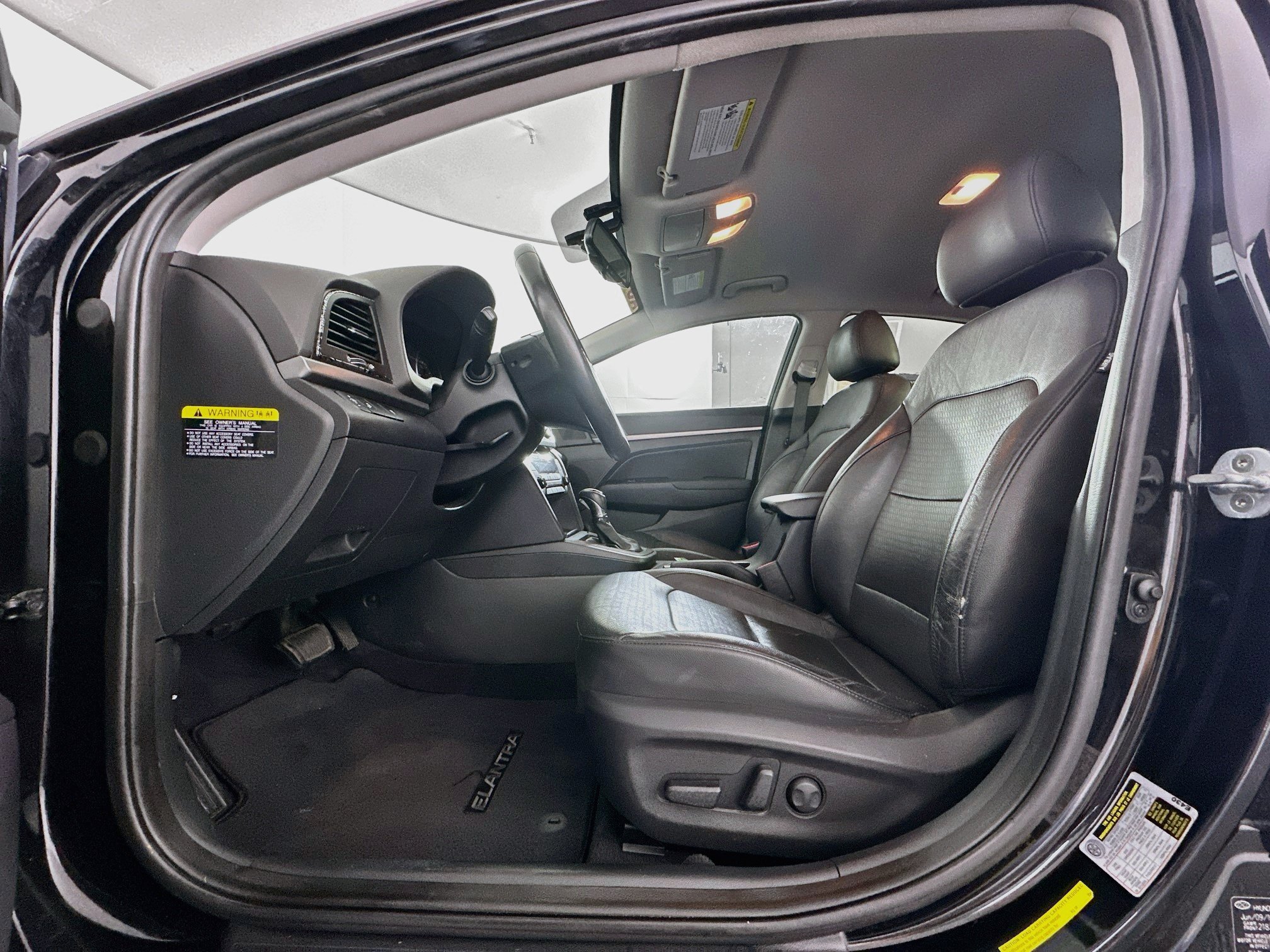 Used 2017 Hyundai Elantra Limited FWD image 13