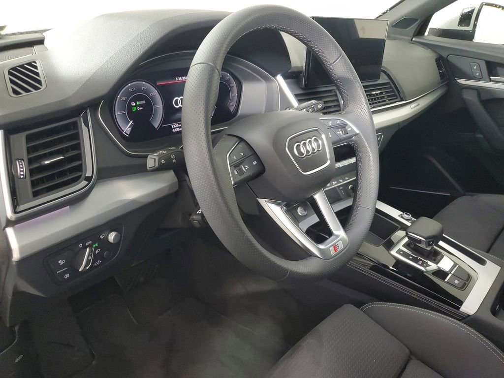 Used 2024 Audi Q5 e Prestige w/ Prestige Package image 24
