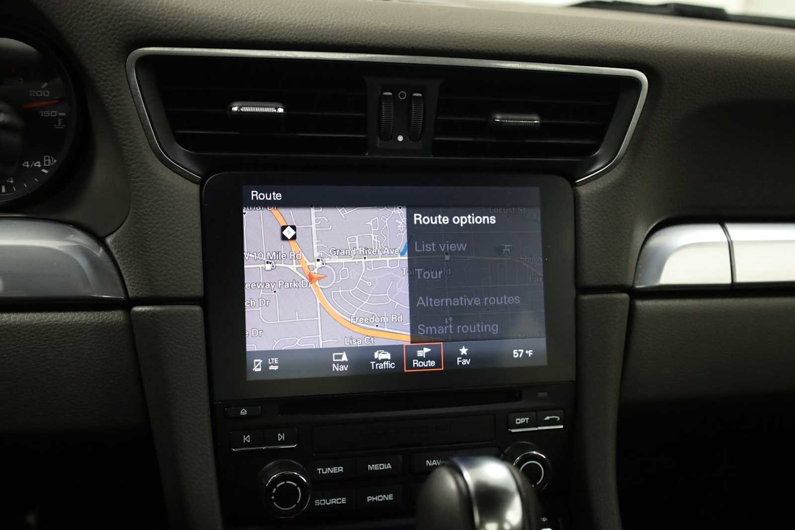 Certified 2018 Porsche 911 Carrera 4S image 31