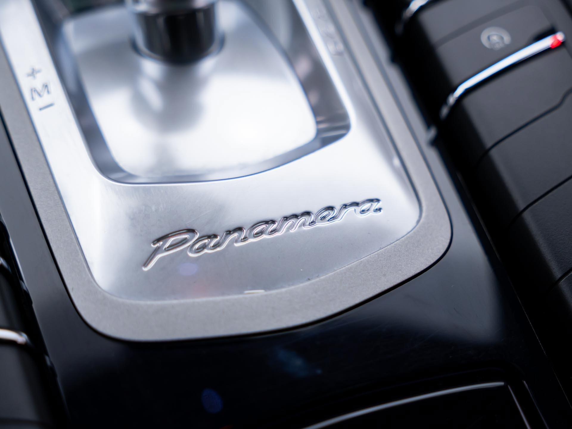 Used 2015 Porsche Panamera image 27