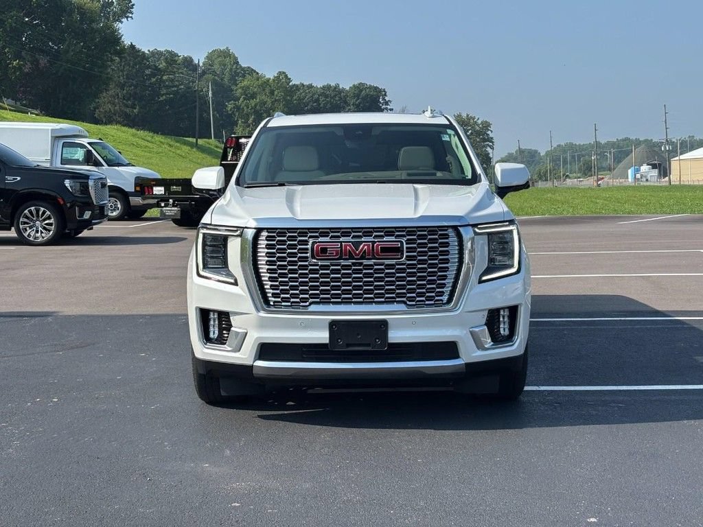 Used 2024 GMC Yukon XL Denali w/ Denali Reserve Package AWD/4WD image 8