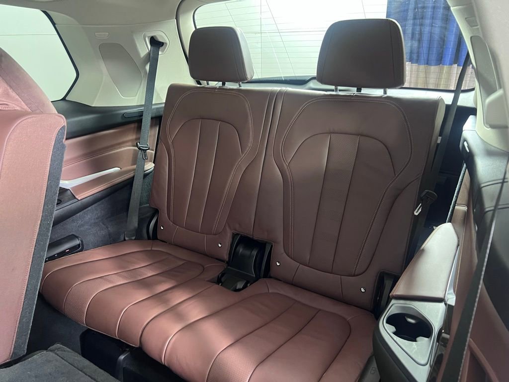 Used 2020 BMW X7 xDrive40i w/ Premium Package image 21