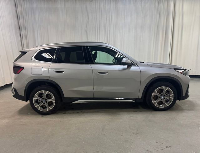 Used 2025 BMW X1 xDrive28i image 3