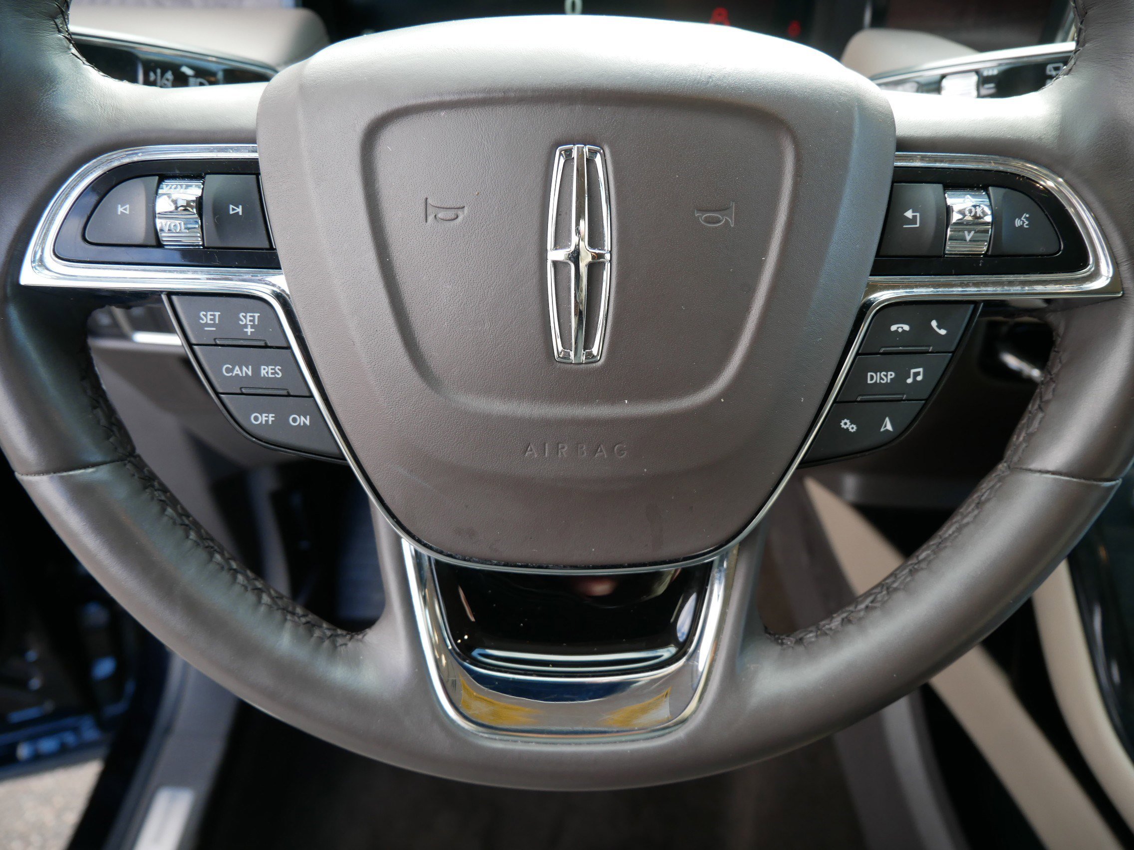 Used 2022 Lincoln Nautilus Reserve image 25