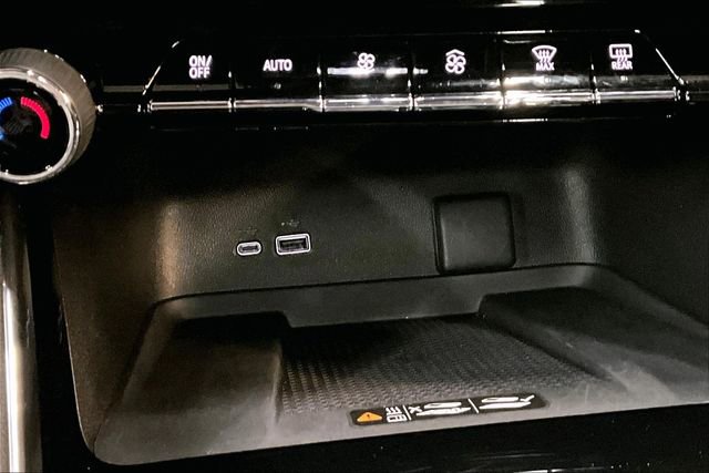 Used 2024 Chevrolet Traverse RS w/ LPO, Floor Liner Package image 16