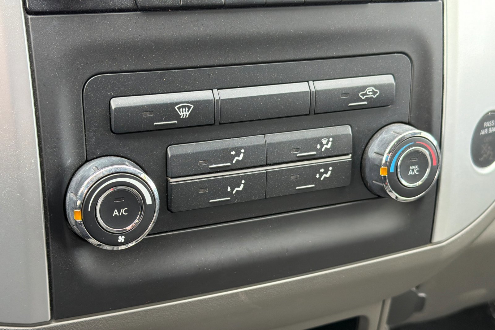 Used 2016 Nissan Frontier SV image 19