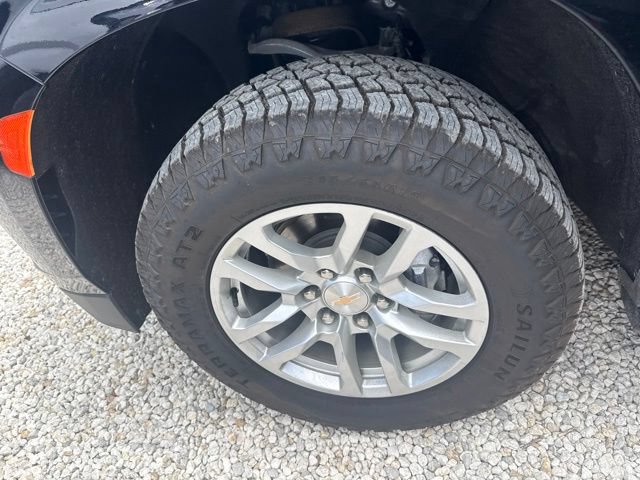 Used 2024 Chevrolet Suburban LT RWD image 11