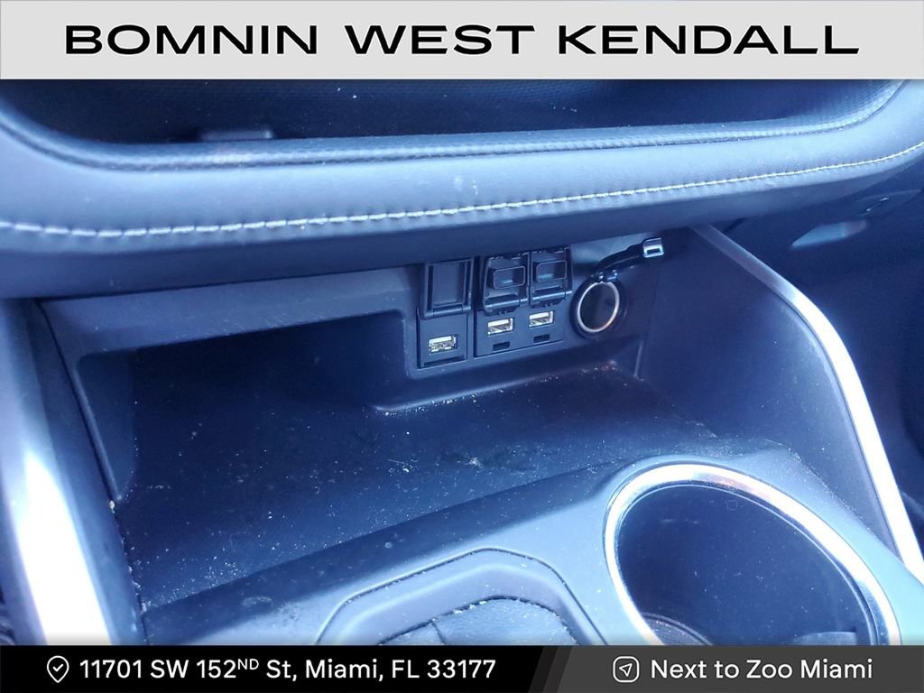 Used 2020 Toyota Highlander L image 25