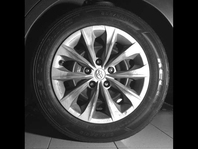 Used 2017 Toyota Camry LE image 12