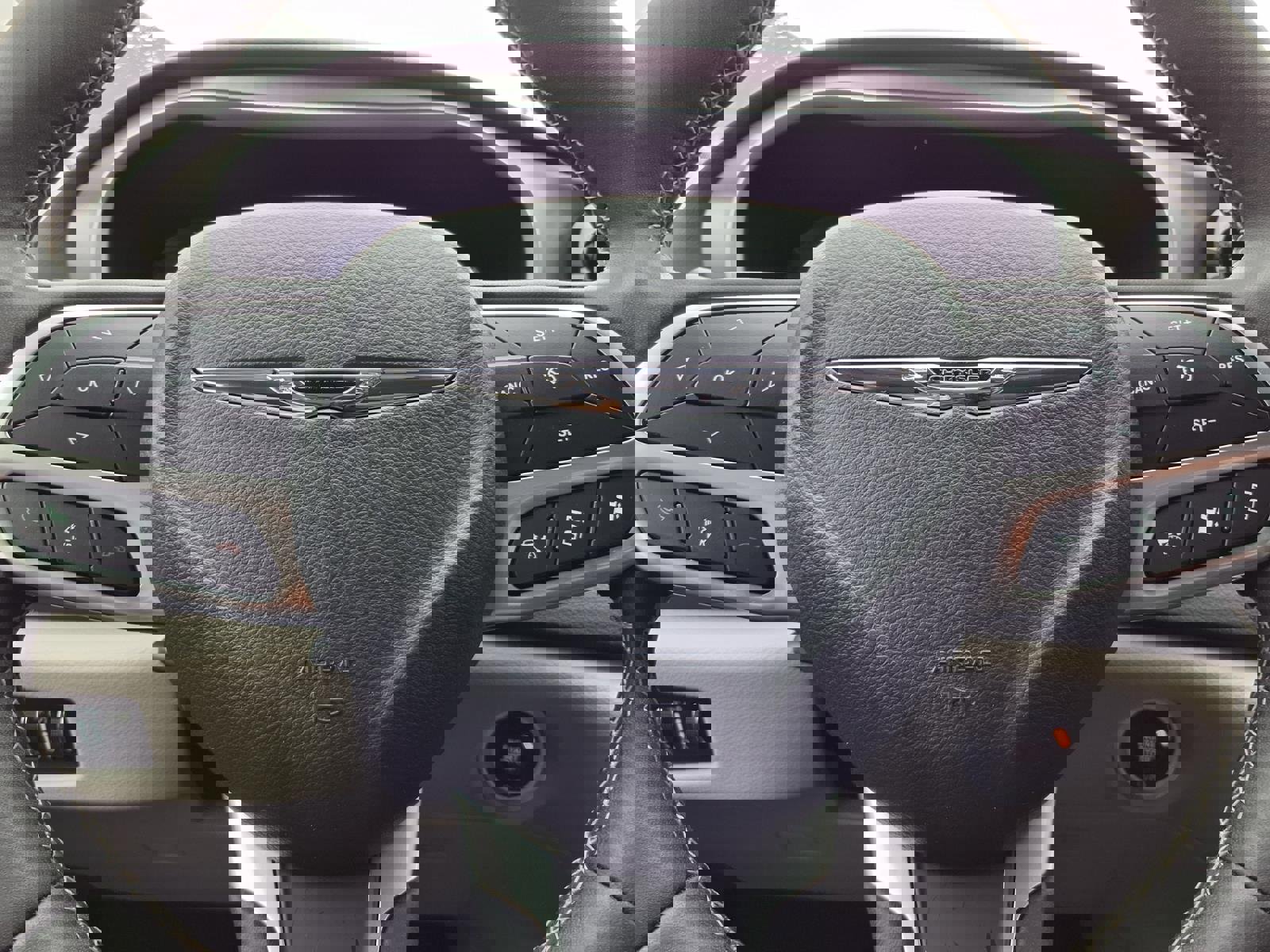 Used 2024 Chrysler Pacifica Touring-L image 14