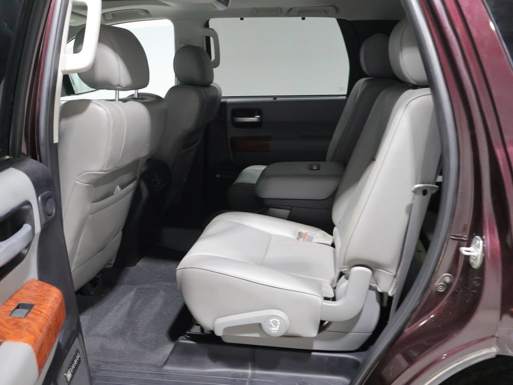 Used 2019 Toyota Sequoia Platinum AWD/4WD image 18