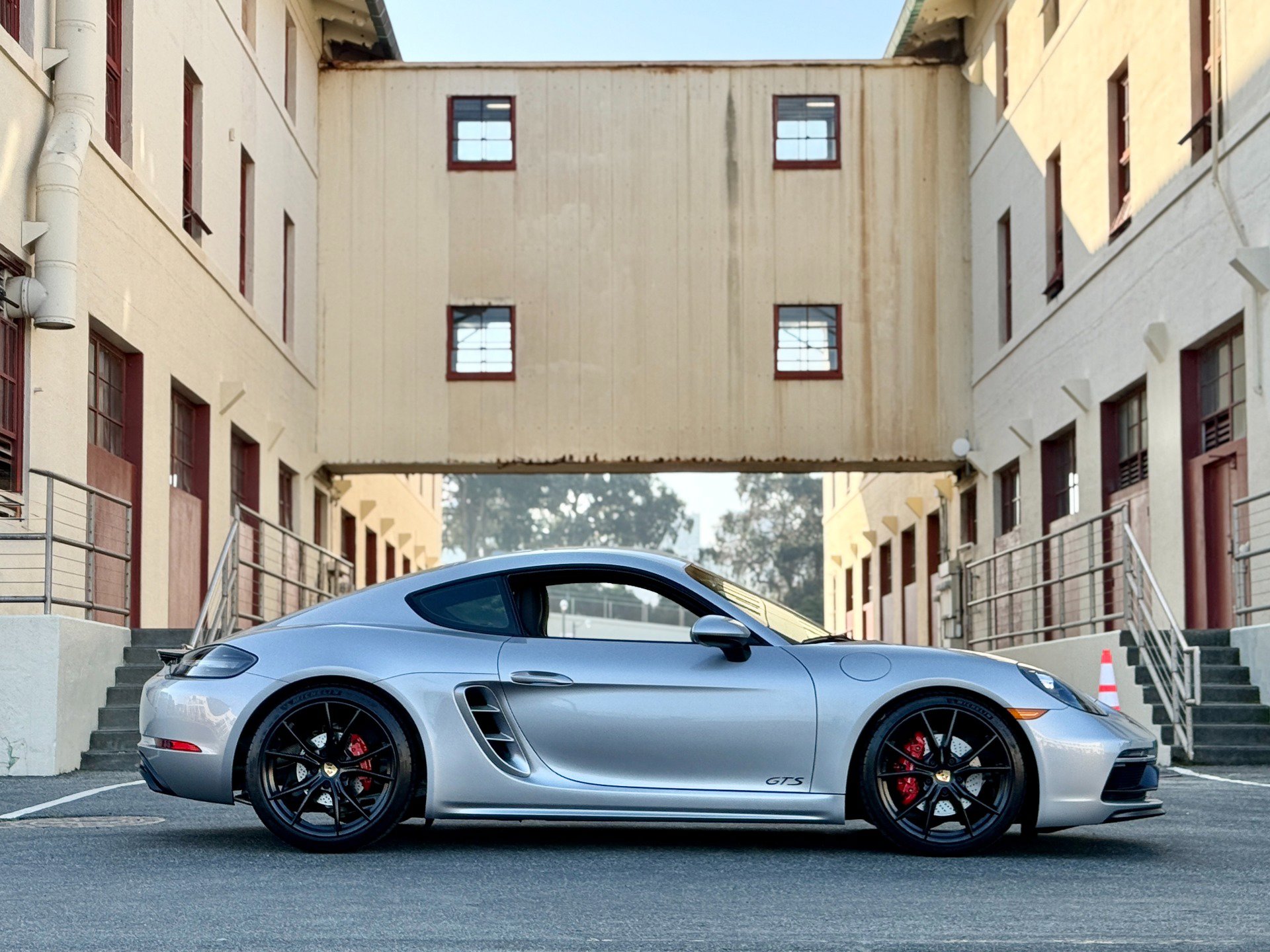 Used 2018 Porsche 718 Cayman GTS image 5