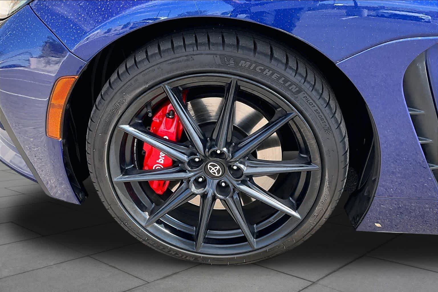 Used 2024 Toyota GR86 Premium w/ Performance Package RWD image 10