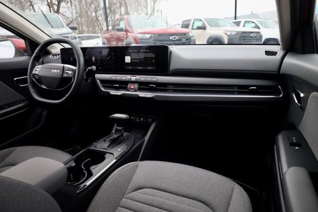 Certified 2025 Kia K4 EX image 34