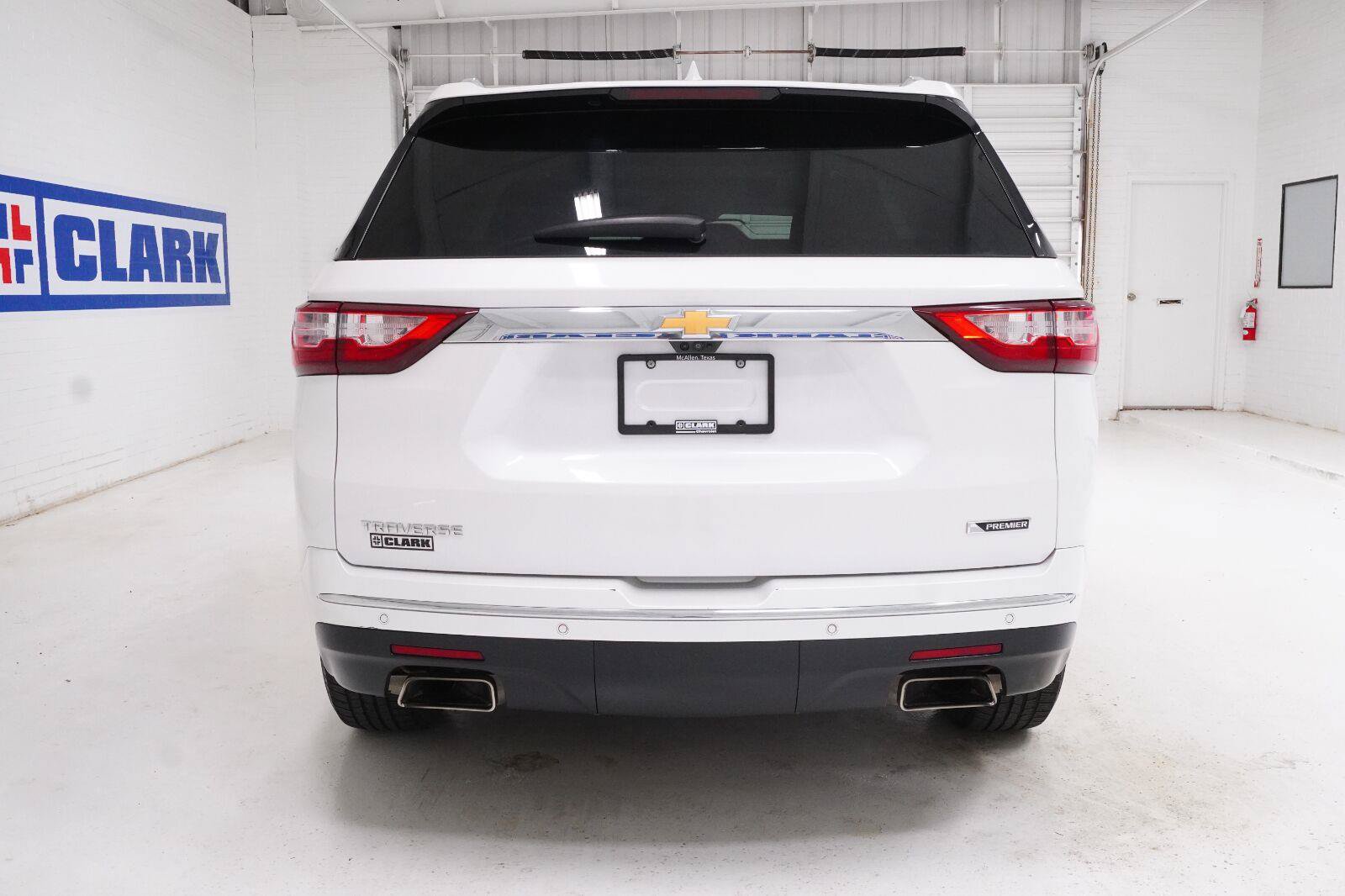 Used 2018 Chevrolet Traverse Premier w/ Driver Confidence II Package FWD image 35