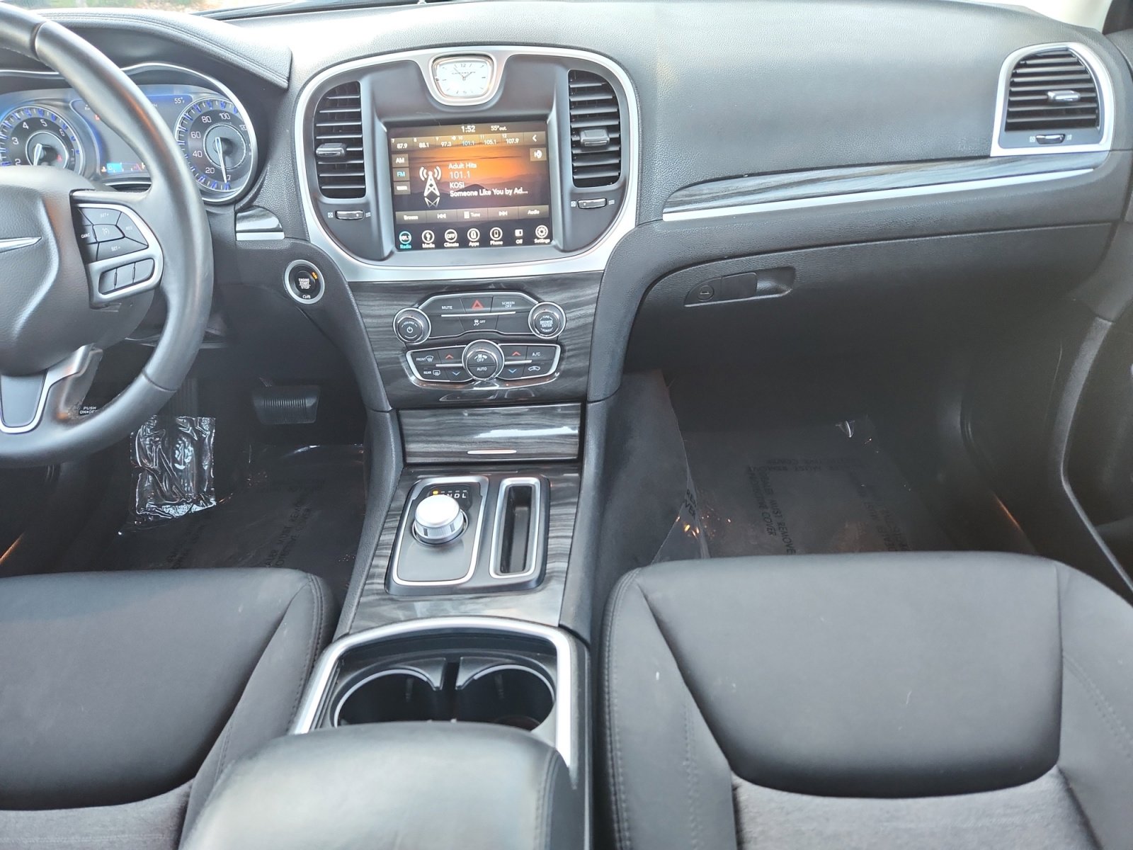 Used 2018 Chrysler 300 Touring image 21