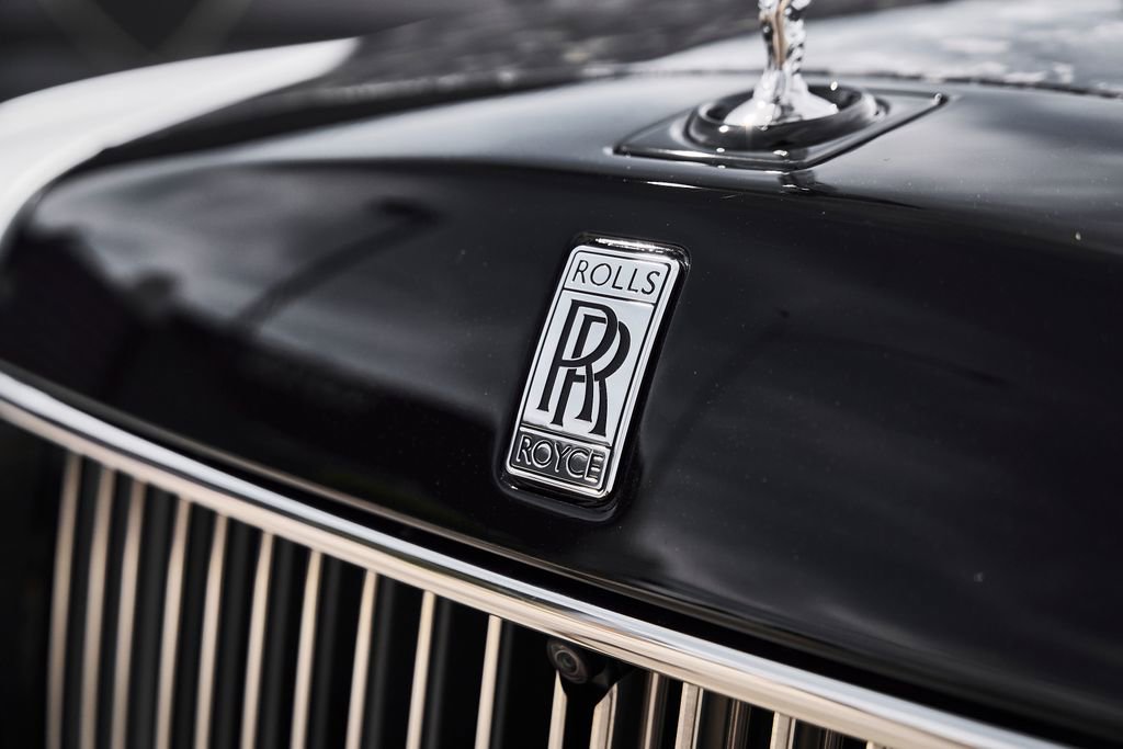 Used 2024 Rolls-Royce Phantom Sedan RWD image 9