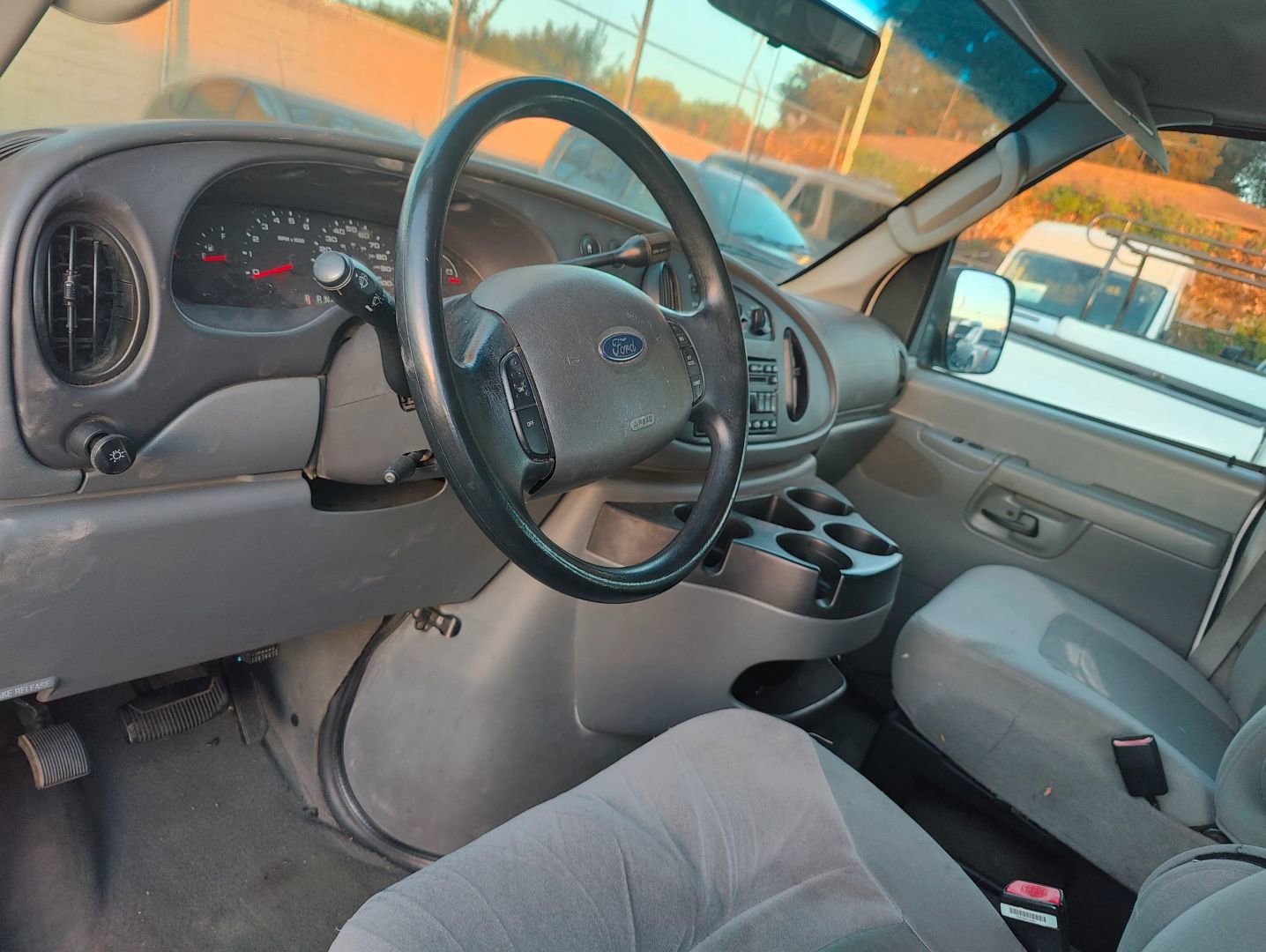 Used 2007 Ford E-350 and Econoline 350 XLT image 9