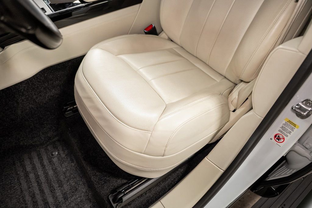 Used 2025 Land Rover Range Rover SE image 30