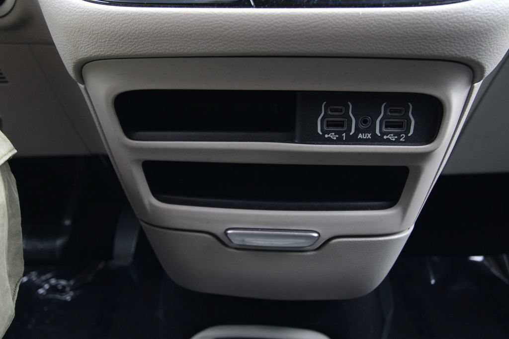 Used 2022 Chrysler Voyager LX FWD image 27