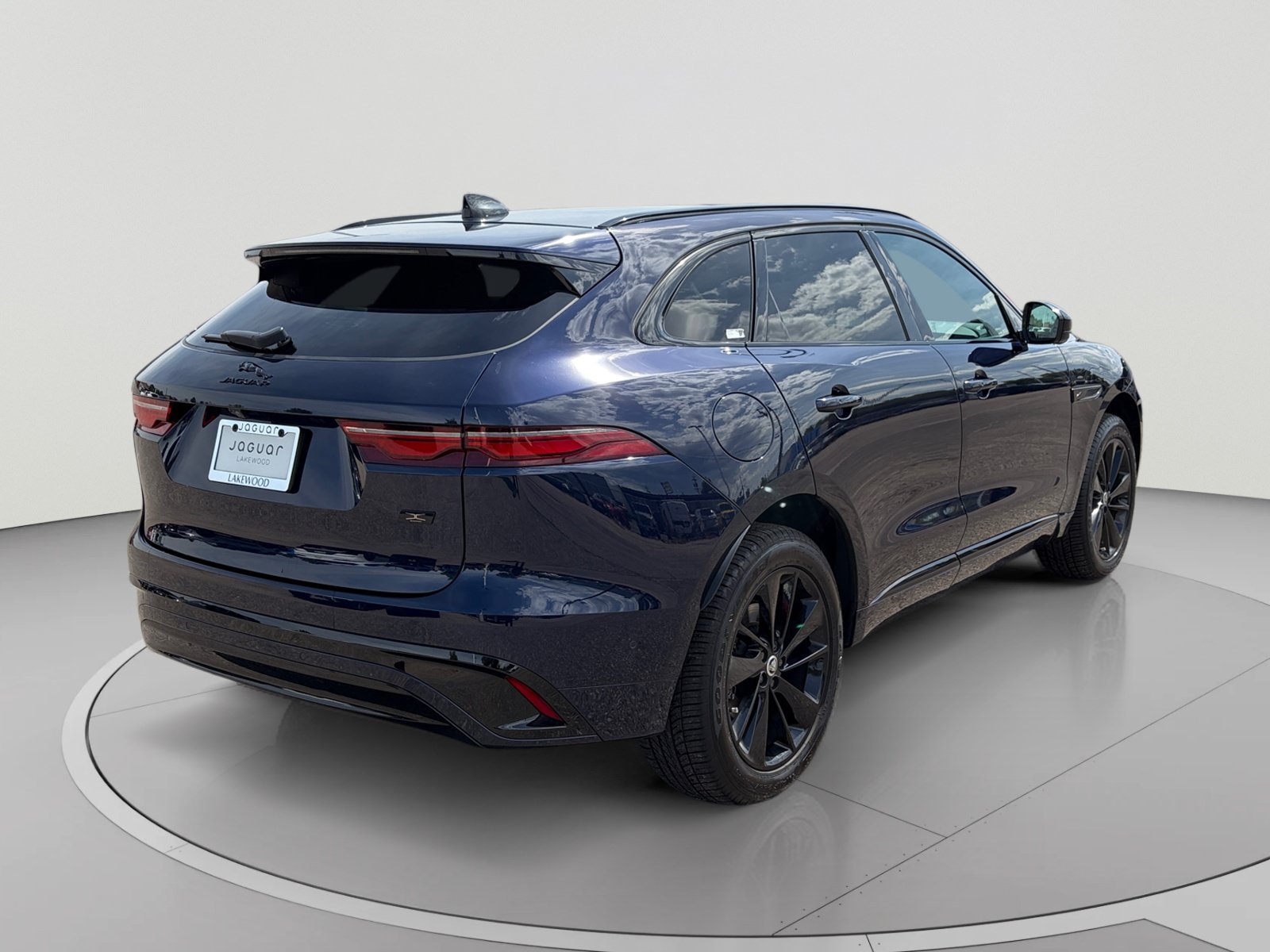 Certified 2026 Jaguar F-PACE R-Dynamic S AWD/4WD image 5