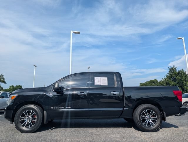 Used 2020 Nissan Titan SV w/ SV Convenience Package RWD image 11