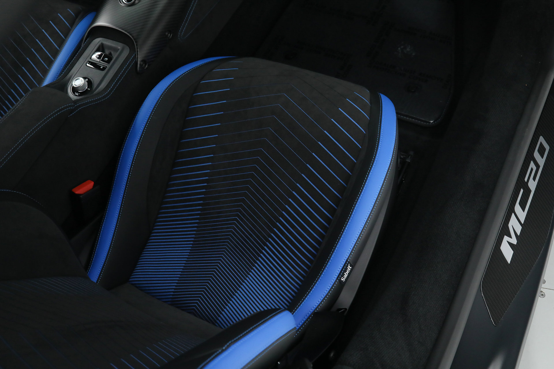 Certified 2022 Maserati MC20 Coupe image 22