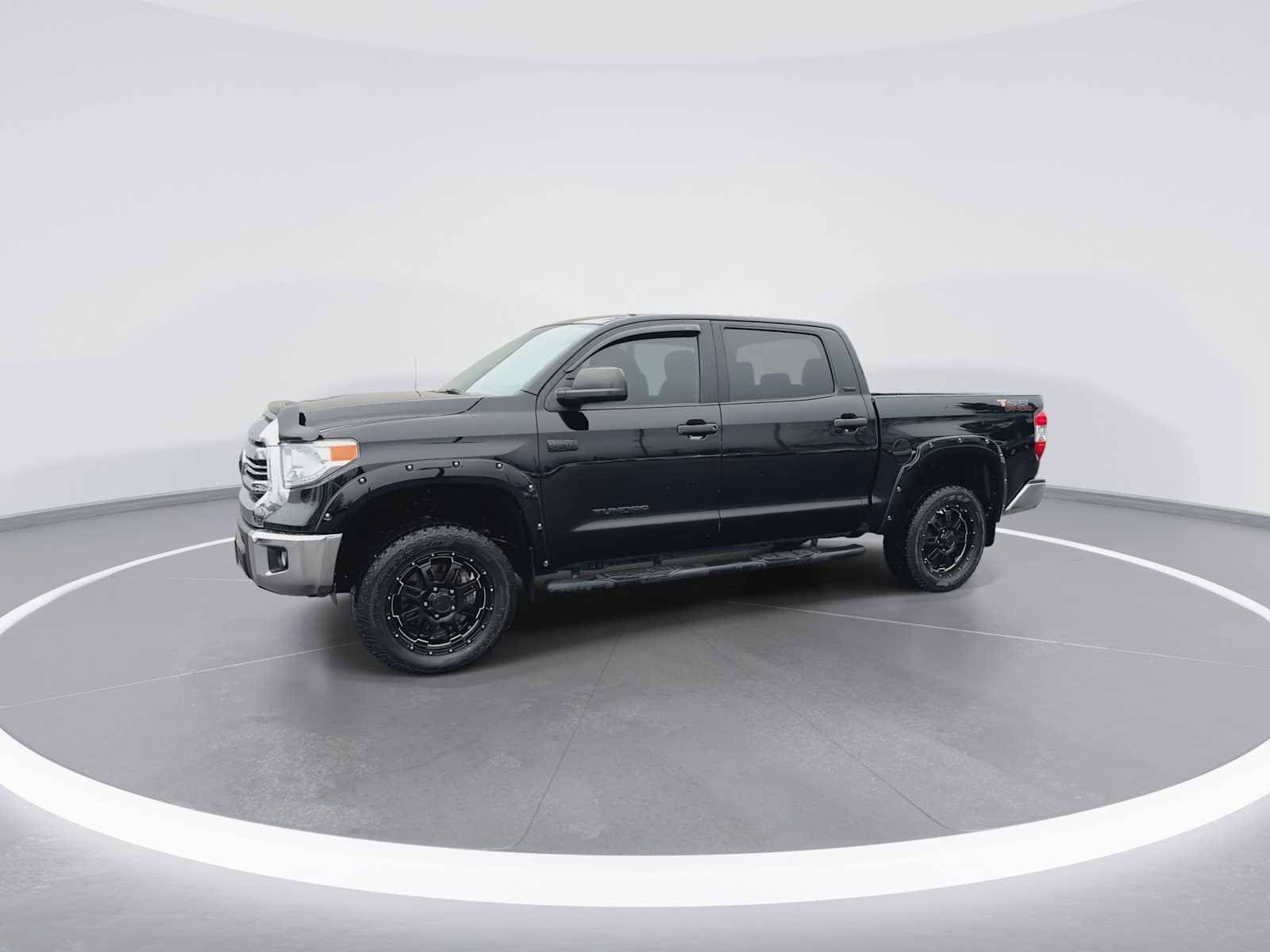 Certified 2017 Toyota Tundra SR5 image 4