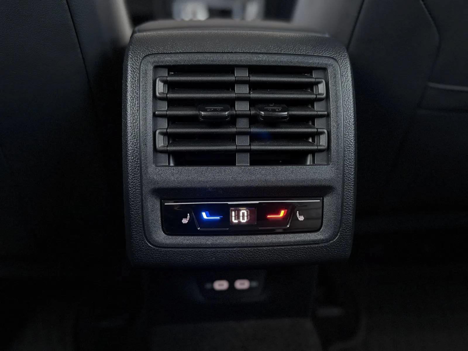 Used 2024 Volkswagen Golf R AWD/4WD image 41